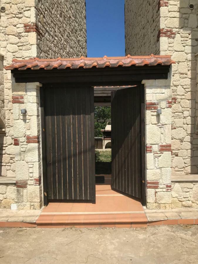 Stone House In Afytos Daire Dış mekan fotoğraf